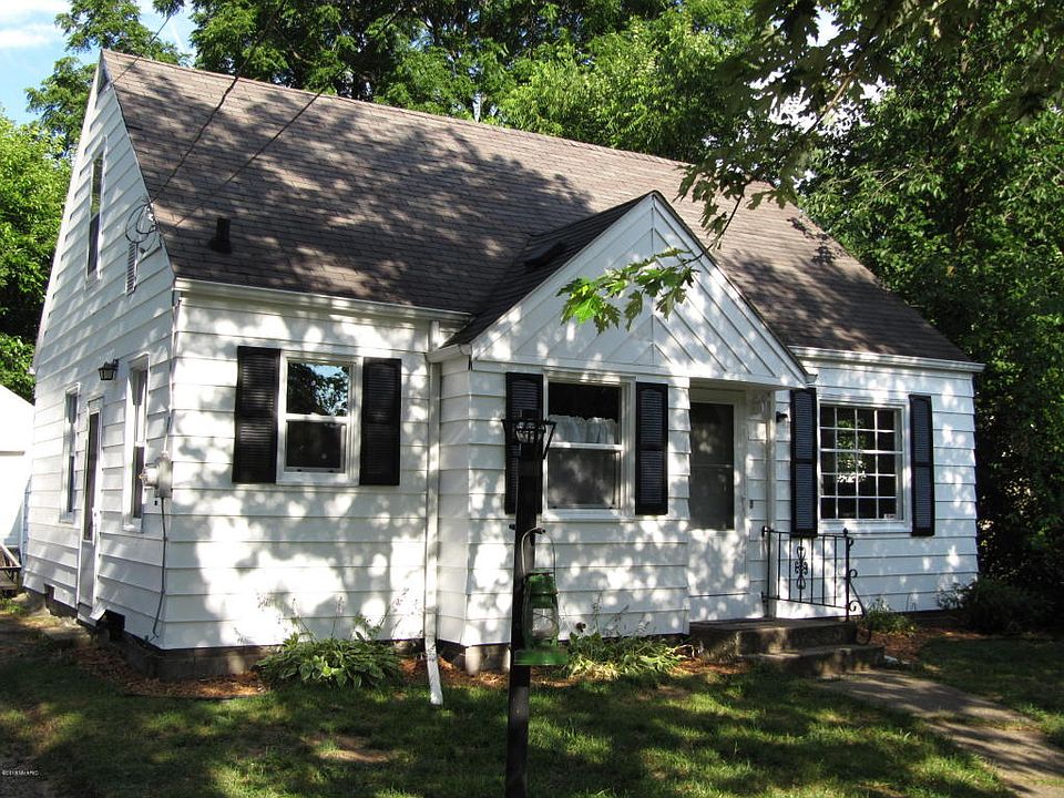 1st image of 1220 Upland Dr