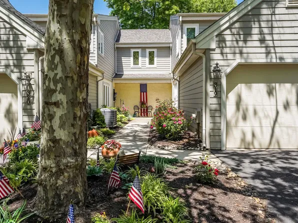 319 Dorset Ct, Doylestown, PA 18901