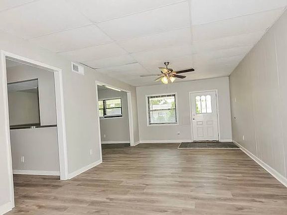 3rd image of 403 Saint John Dr #2