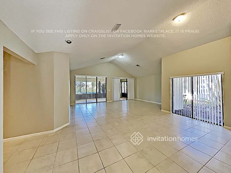 132 Coventry Pl — Photo 5