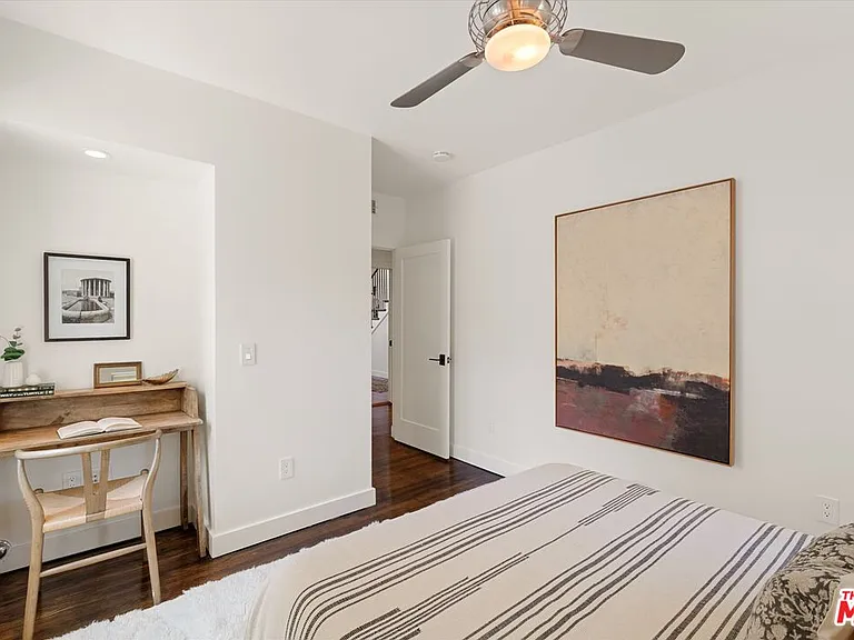 2700 Glendower Ave — Photo 37