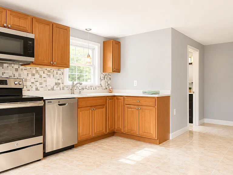 20 Andrea Dr #18 — Photo 2