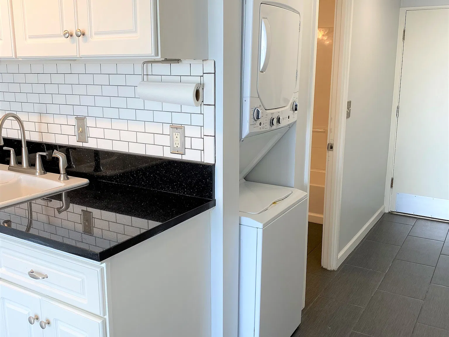 Studio, 464 sqft, $1,600 — Photo 3