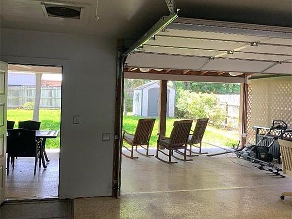 2nd image of 1063 Camellia Ln