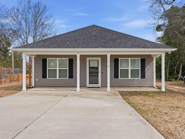 512 Lofton St, Lillington, NC 27546