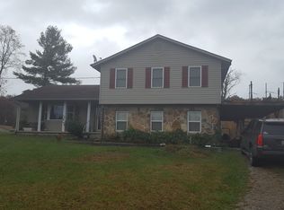 140 Pullman Ln, Oneida, TN 37841