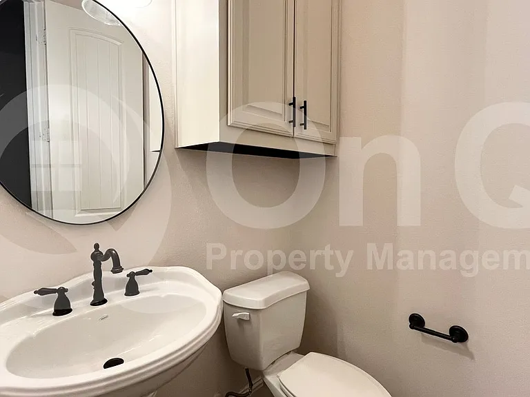 2209 Kirby St — Photo 14