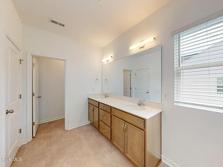 154 Caulfield Rd — Photo 15