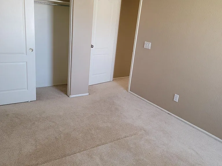 3618 E Potter Dr — Photo 3