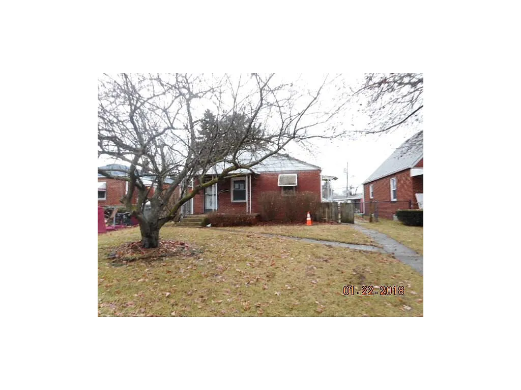 1807 King Ave photo 1