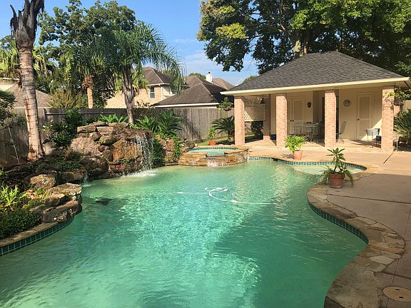 Coverd patio & outdoor bath