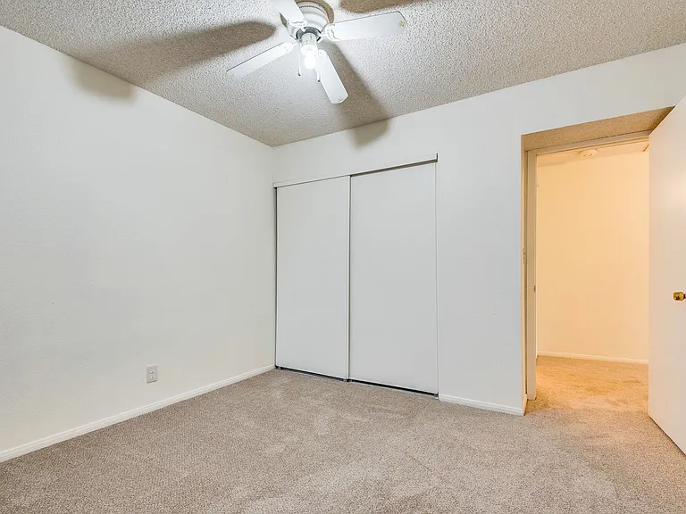 5011 Spencer St #B — Photo 23