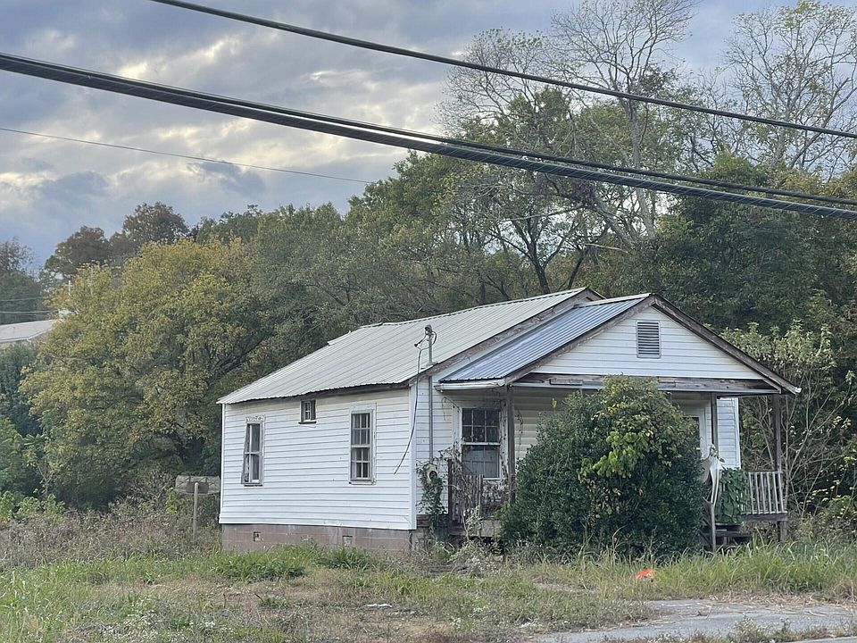 2nd image of 2573 Blue Springs Pkwy