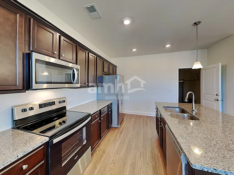 6192 Bridlewood Ln — Photo 3