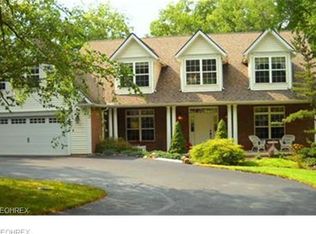 74 Stanridge Rd, Chagrin Falls, OH 44022