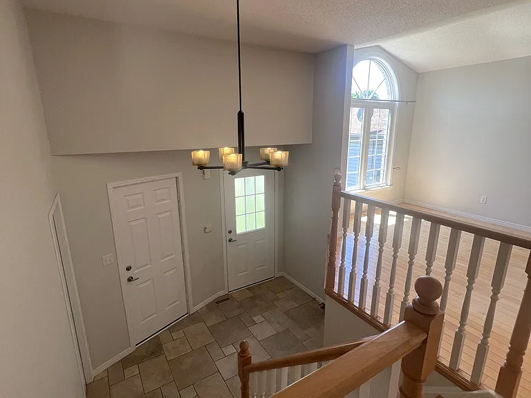 472 Talltree Cres — Photo 12