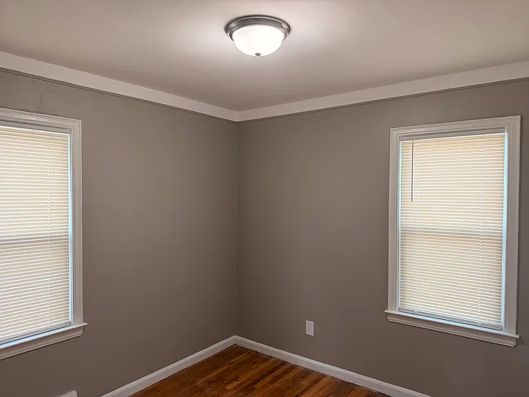 21826 Cushing Ave — Photo 9