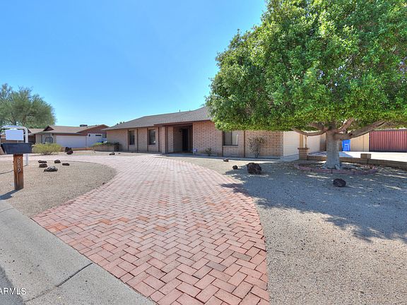 3rd image of 2949 W MORROW Drive