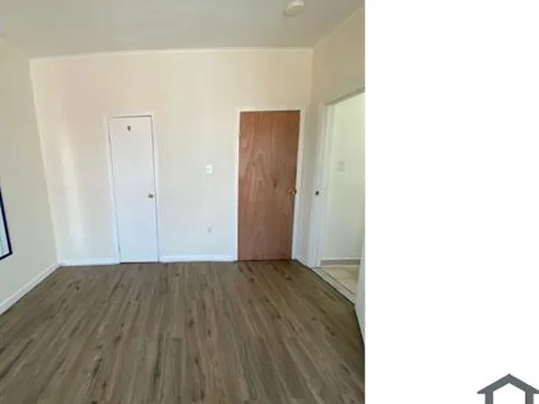 142 School St, Yonkers, NY 10701