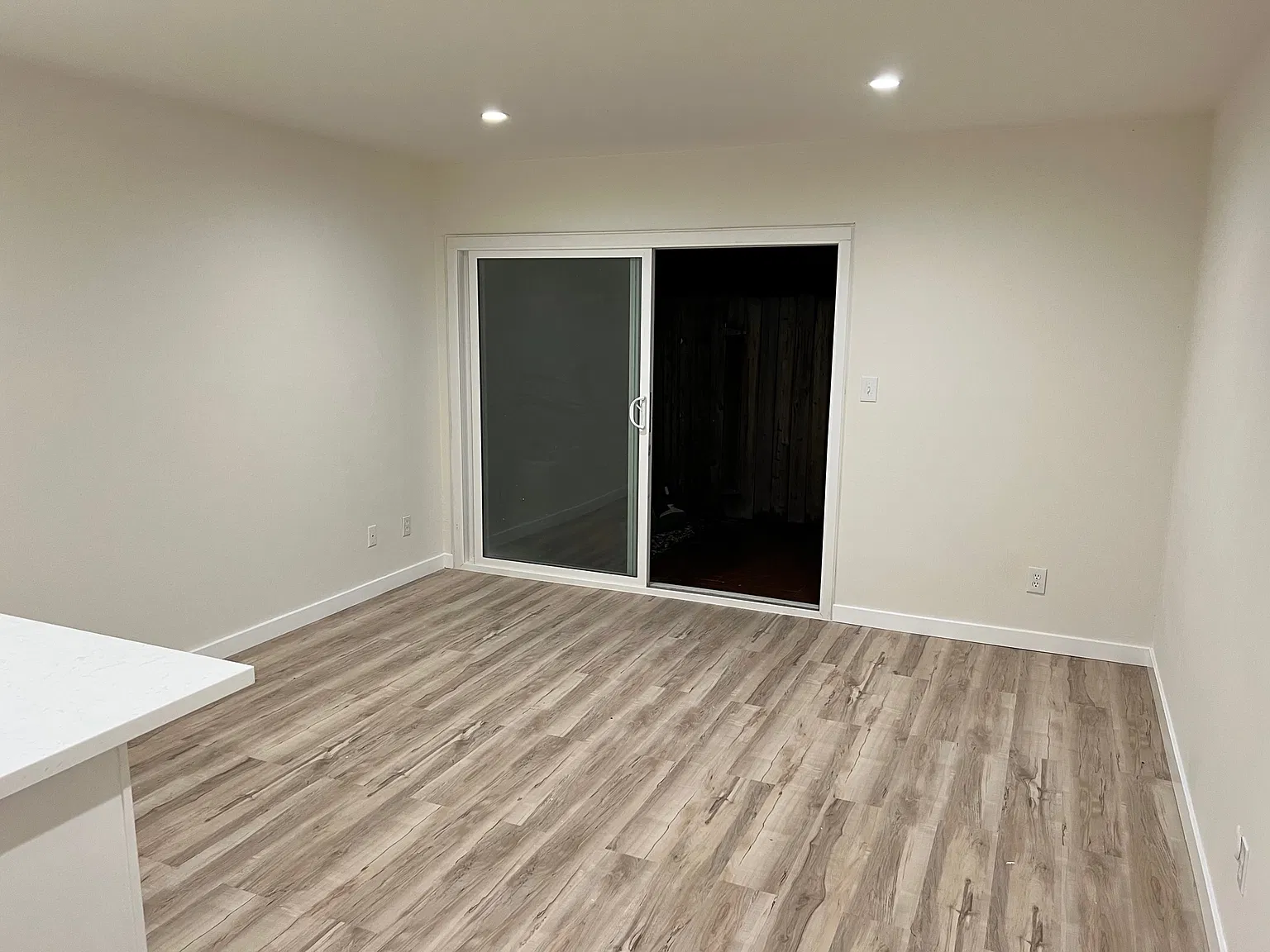 3 bed, 1.5 bath, 1000 sqft, $3,650 — Photo 4