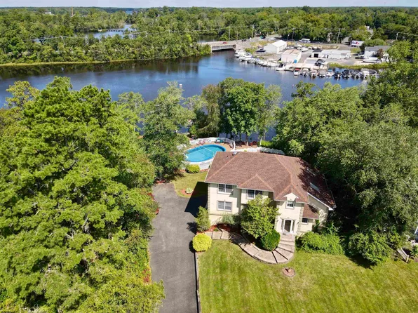 6039 Dannenhauer Ln, Mays Landing, NJ 08330