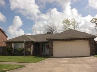 2549 Ridgecrest Rd, Marrero, LA 70072