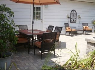 1881 Cambridge Ln, Wheaton, IL 60189