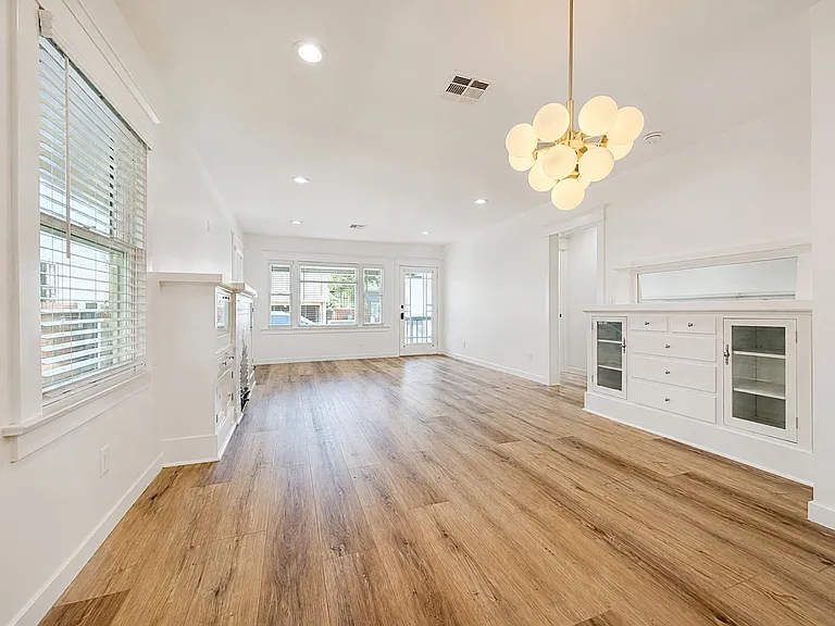 506 Saint Louis Ave #506 — Photo 4