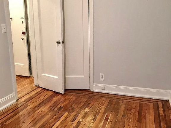 4th image of 4318 39th Pl APT 37