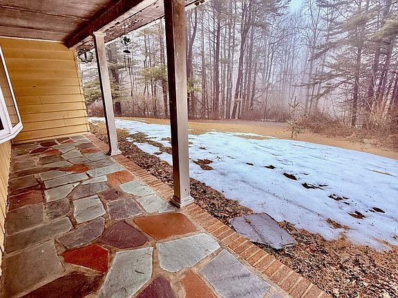 3rd image of 150 Karrville Rd