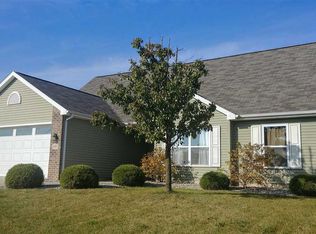 8820 Strathmore Ln, Fort Wayne, IN 46818