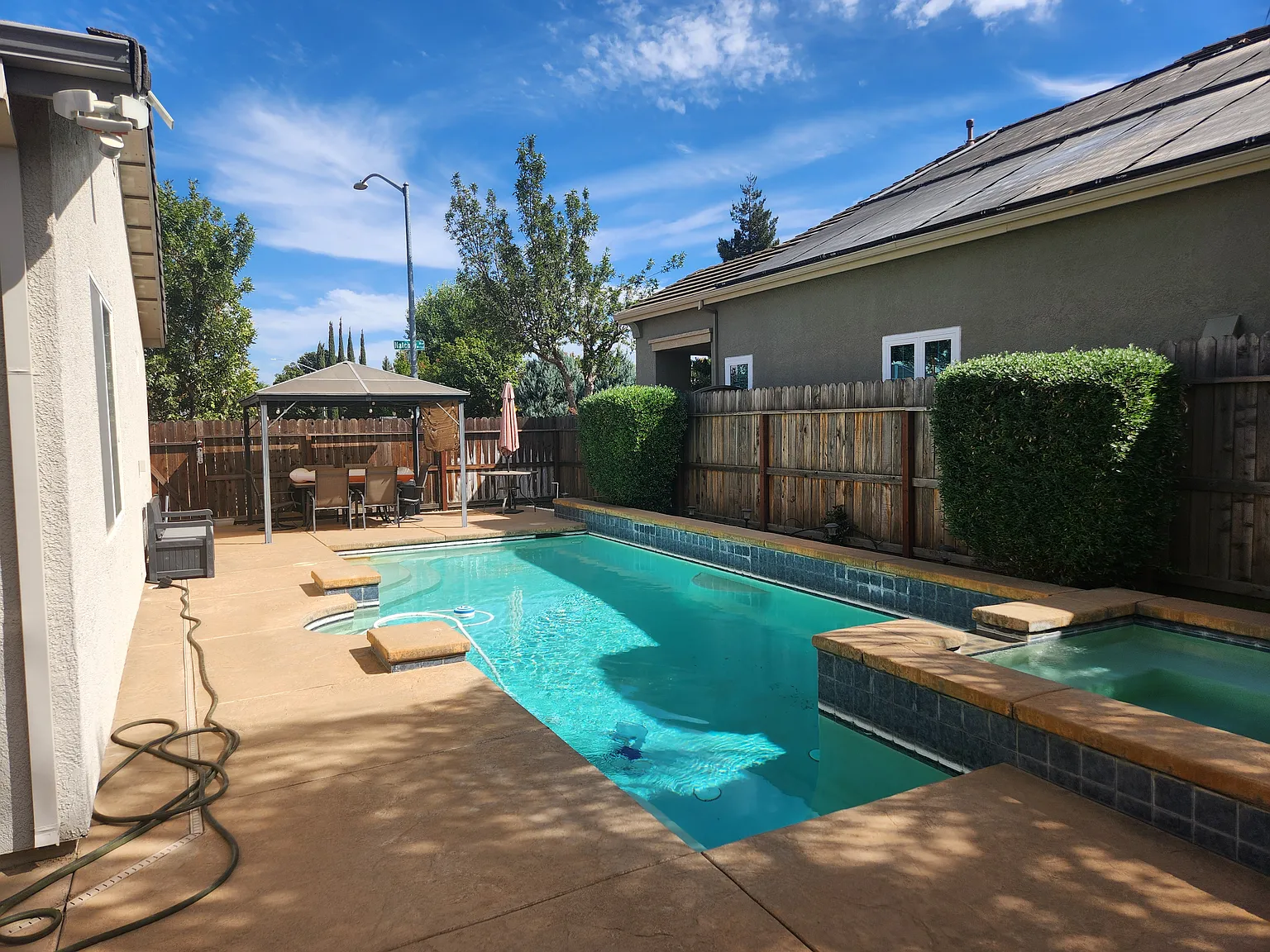 3 bed, 1811 sqft, $3,000 — Photo 1