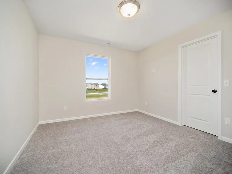 1045 W Hamilton Rd N — Photo 14