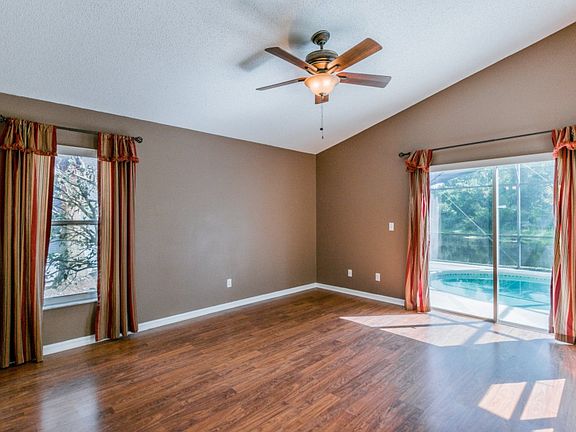 5th image of 908 Maple Creek Dr