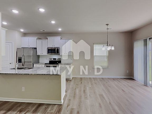 4th image of 5627 Newton Creek Dr