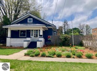 112 E State St, Clare, MI 48617