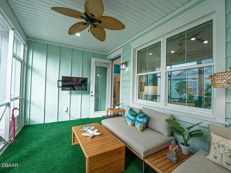 375 Latitude Dr — Photo 4