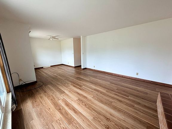 5th image of 1120 E 8th St