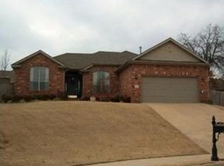 1593 Coventry Cv, Springdale, AR 72764