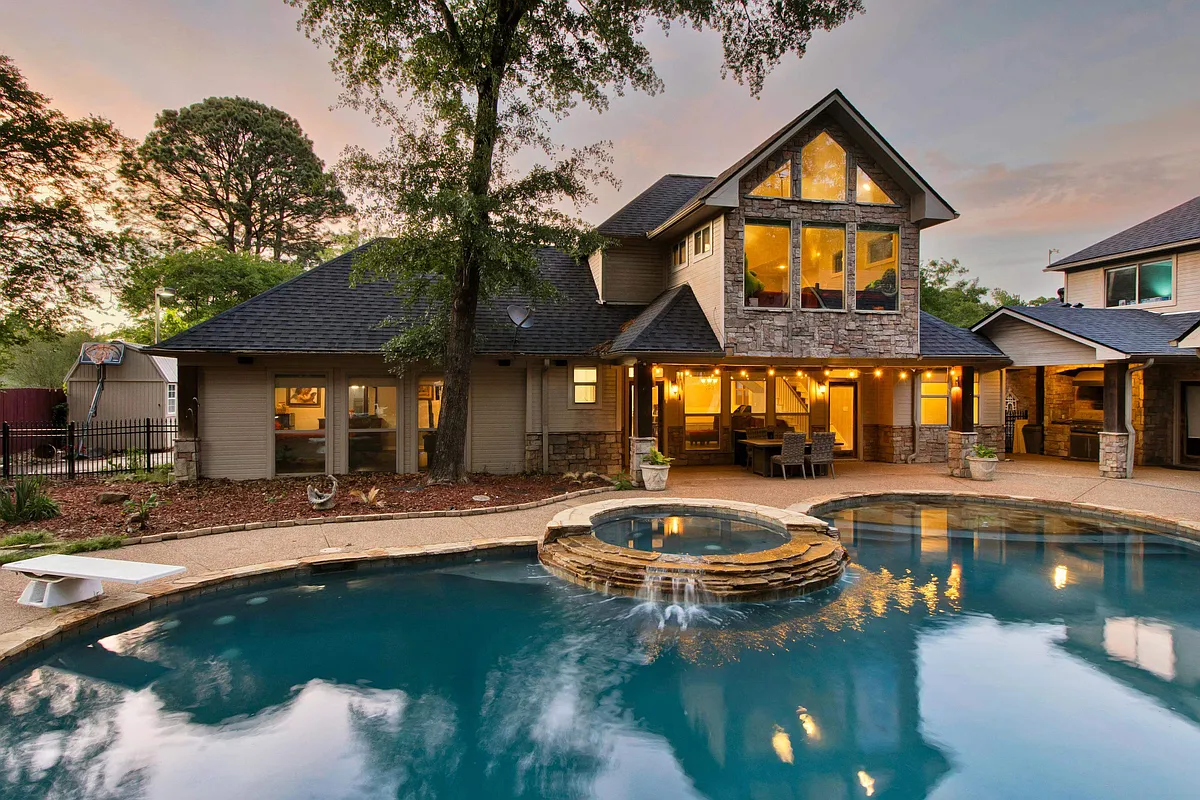 Building Photo - 3815 Holly Ridge Dr
