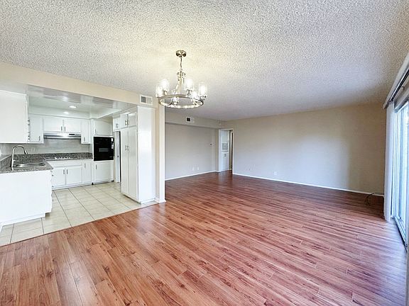 5th image of 1218 Pine St APT 202