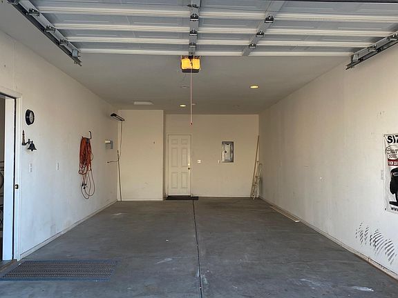 3rd image of 271 Driftwood Dr #101