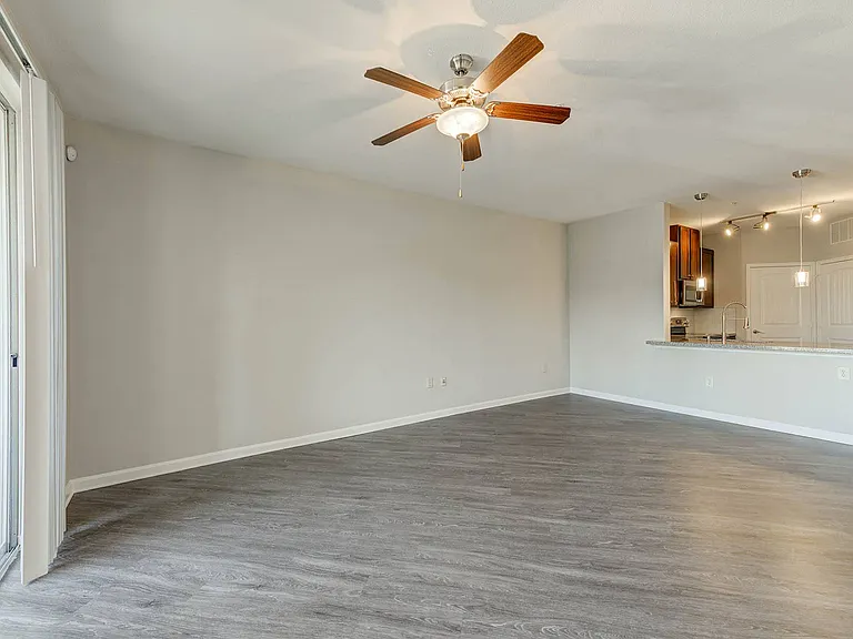 Hebron 121 Station Apartments — Photo 25
