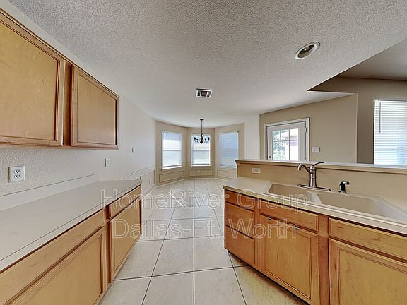 4th image of 513 Covent Garden Pl