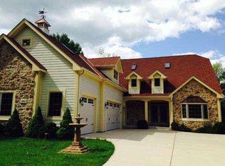 3842 W Puetz Rd, Franklin, WI 53132