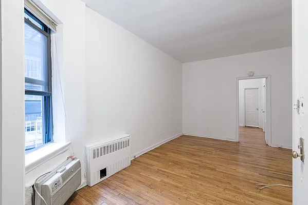 Rented by Bond New York | media 3