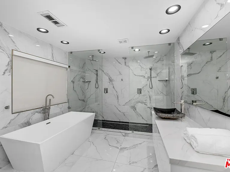 1750 N Beverly Glen Blvd — Photo 20