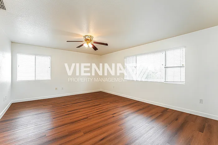 493 Silverhorn Dr — Photo 11