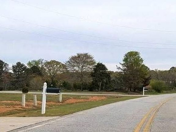 Exterior Neighborhood (street photo)