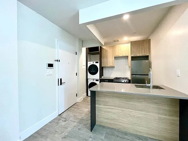 931 New York Ave #3B — Photo 3